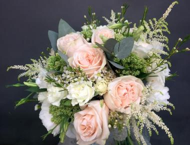 Букет невесты из роз «Чтоб в душе жила весна»