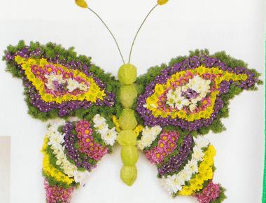 Игрушка из цветов «Бабочка 3»