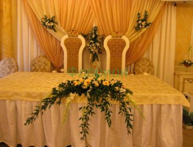 Цветы для оформления свадебного стола «Гладиатор»