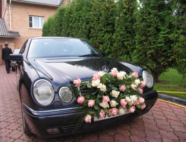 Цветы для украшения свадебной машины «Крепкая связь»
