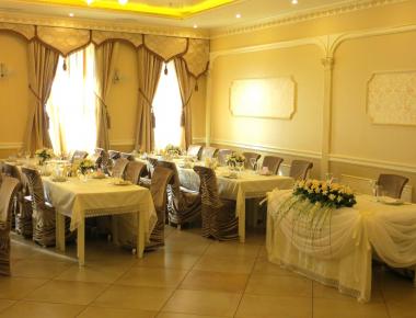 Цветы для оформления свадебного зала Ресторан «Экспромт»