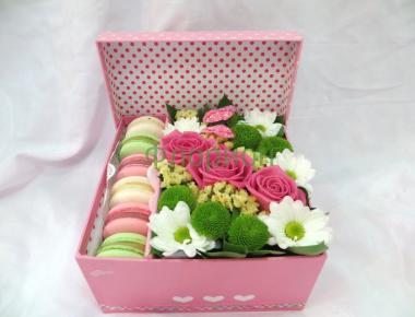 Цветы в коробке «Сладость»