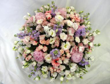 Корзина цветов на юбилей «Верхушка лета»