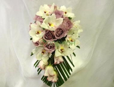 Свадебный букет с розами «Чайка»