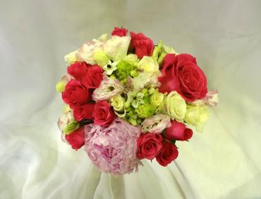 Букет невесты с розами «Артемида»