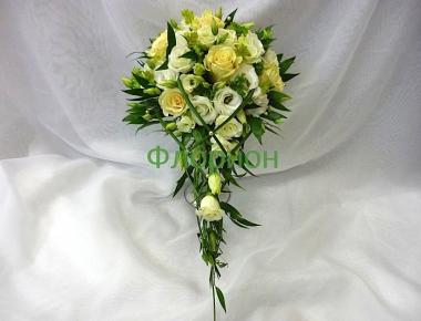 Свадебный каскадный букет «Бело-зеленый»