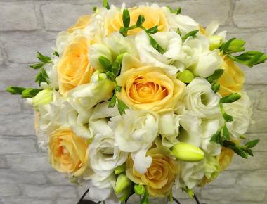 Букет невесты из роз «Ты полон весь душевной доброты»