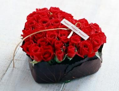 Сердце из цветов на 14 февраля  «Сердце 35 роз»