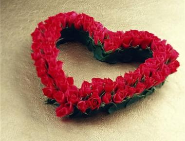 Сердце из цветов на 14 февраля «Милое признание»