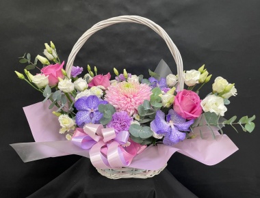 Цветы в корзине «Море ласки»