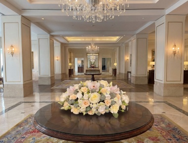 Композиция из живых цветов «Флагман офиса №2» 