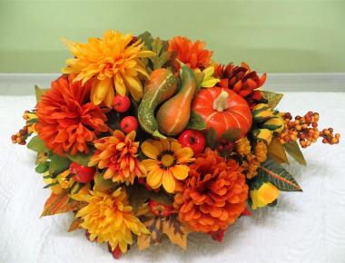 «Осенний клад» Настольные композиции из искусственных цветов
