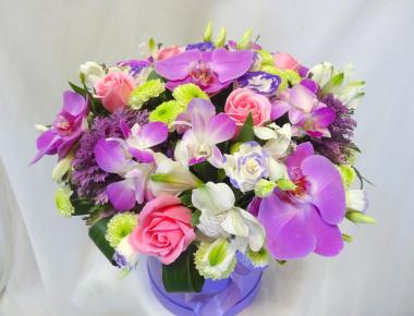 Цветы в шляпной коробке «Прелесть моя»