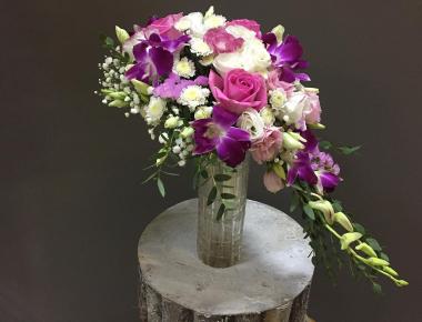 Букет невесты из орхидей «Улыбается ночь темноглазая»