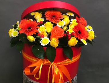 Композиция из цветов «Время и любовь вечно»