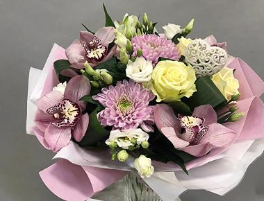 Букет цветов на 8 марта «Романтичный ветерок»