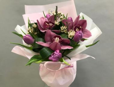 Букет орхидей «Любимая и нежная»