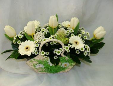 Композиция с цветами «Сумочка с цветами 6»