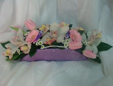 Композиция с цветами «Сумочка с цветами 10»