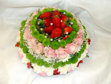 Цветы на 14 февраля «Вкусный торт для неё»
