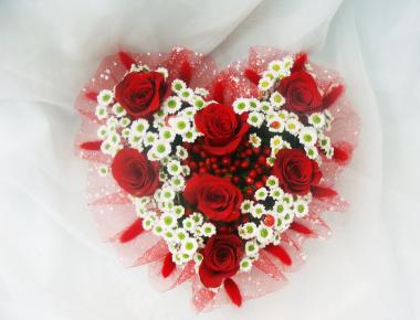 Сердце из цветов на 14 февраля  «Для любимой жены»