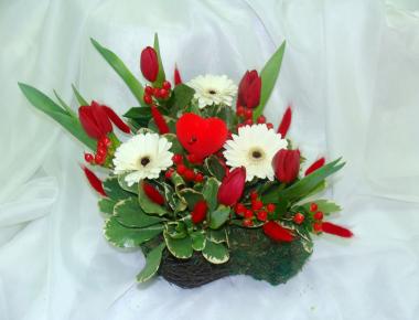 Композиция из цветов «Для любимой дочки»