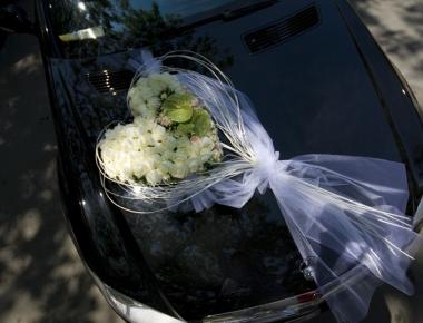 Цветы для украшения машины на свадьбу «Сердце в дар»