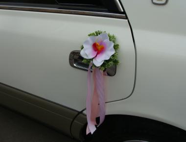 Цветы для оформления автомобиля. Бутоньерка «Мираж 1»