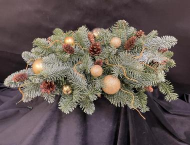 «Золотистый иней» Новогодняя композиция из нобилиса 