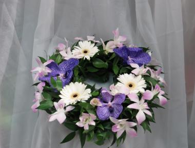 Композиция из цветов «Сиреневый венок»