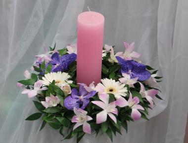 Композиция из цветов «Венок свеча»