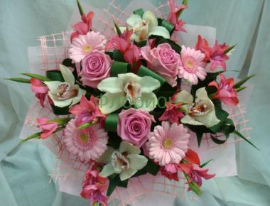 Цветы на 14 февраля для любимой «Розовый»