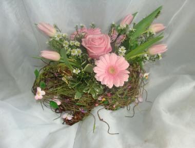 Композиция из цветов  «Заяц»