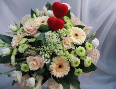 Букет цветов «Сердце для любимой»
