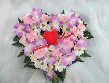 Сердце из цветов на день влюбленных «Любимой»