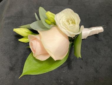 Свадебная бутоньерка «Запах меда»