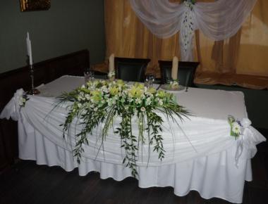 Цветы для украшения свадебного стола тканью «Денис Давыдов»