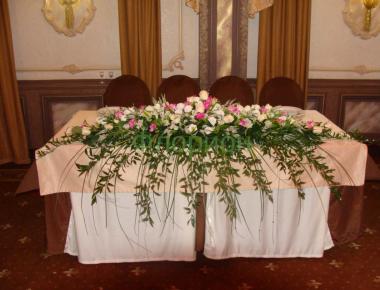 Свадебная композиция на стол «Престол»