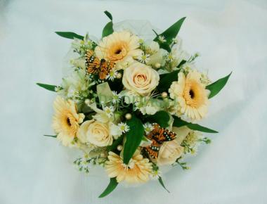 Букет невесты из роз «Кремовый шар»
