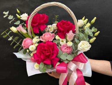 Корзина из цветов «Яркий день»