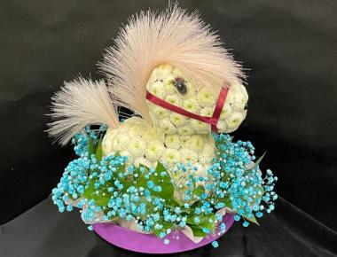 «Ясная» Лошадка из цветов