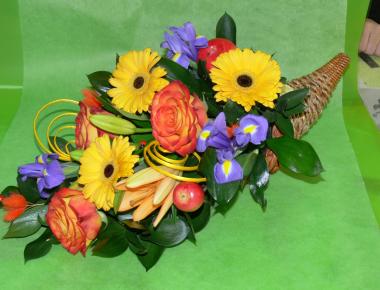 Композиция из цветов «Рог изобилия»