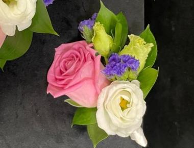 Свадебная бутоньерка «Радостное биение»