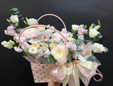 Цветы в сумочке «Просто красавица» 