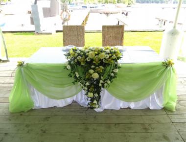 Цветы для оформления свадебного стола «Буревестник»