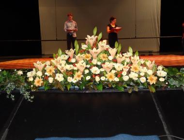 Цветы на официальные мероприятия «Лилия»
