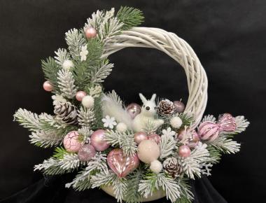 Новогодняя композиция «Радужные краски зимы»