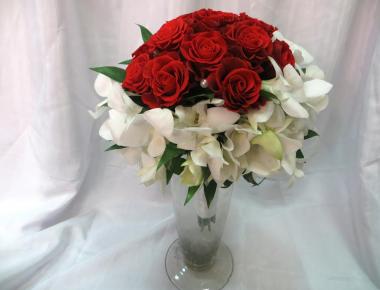 Букет невесты круглый «Розы на снегу»