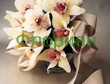 Свадебный букет с орхидеей «Весенний снег»