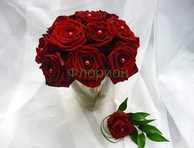 Свадебный букет с розами «Круглый шар»